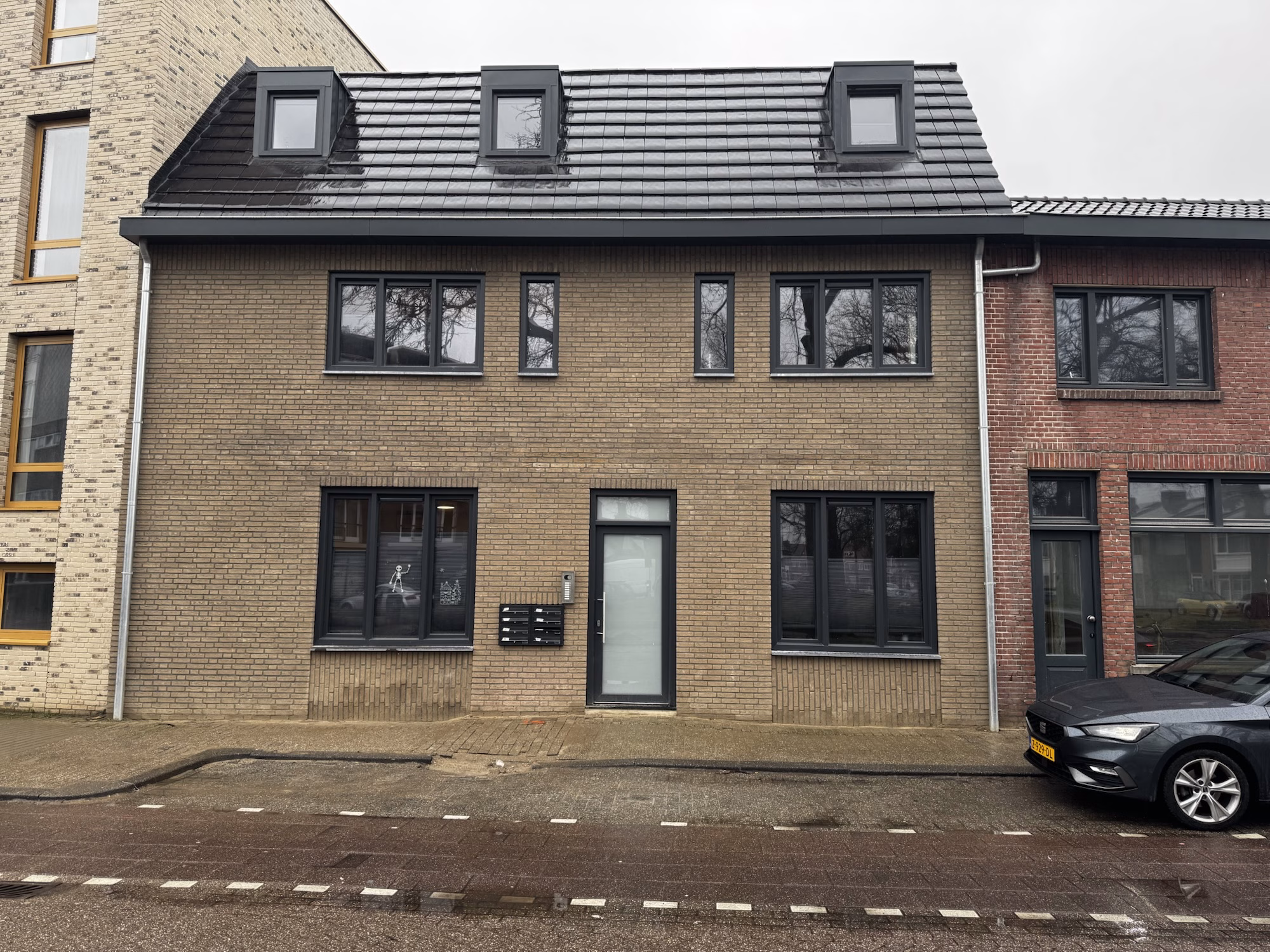 Getransformeerd pand met 8 studio’s nabij centrum Tilburg — complete elektrische installatie door Smart for You